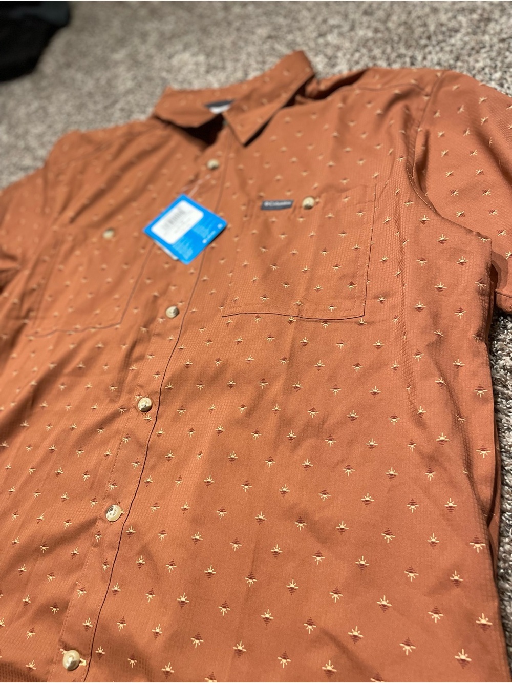 Columbia Men’s Short-Sleeve Button-Up Shirt in Rust with Gold Embroidery